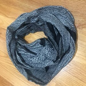 Lululemon infinity scarf